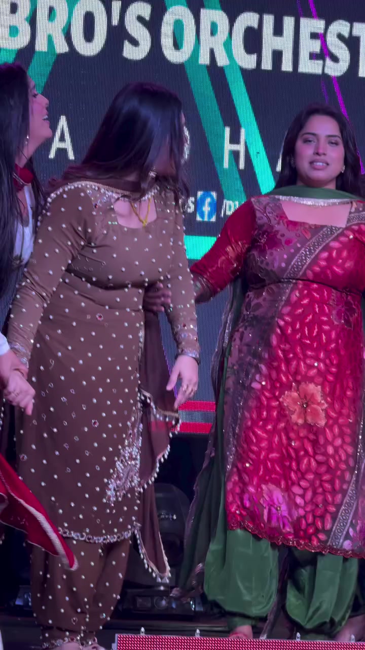 @Aj_Malika011