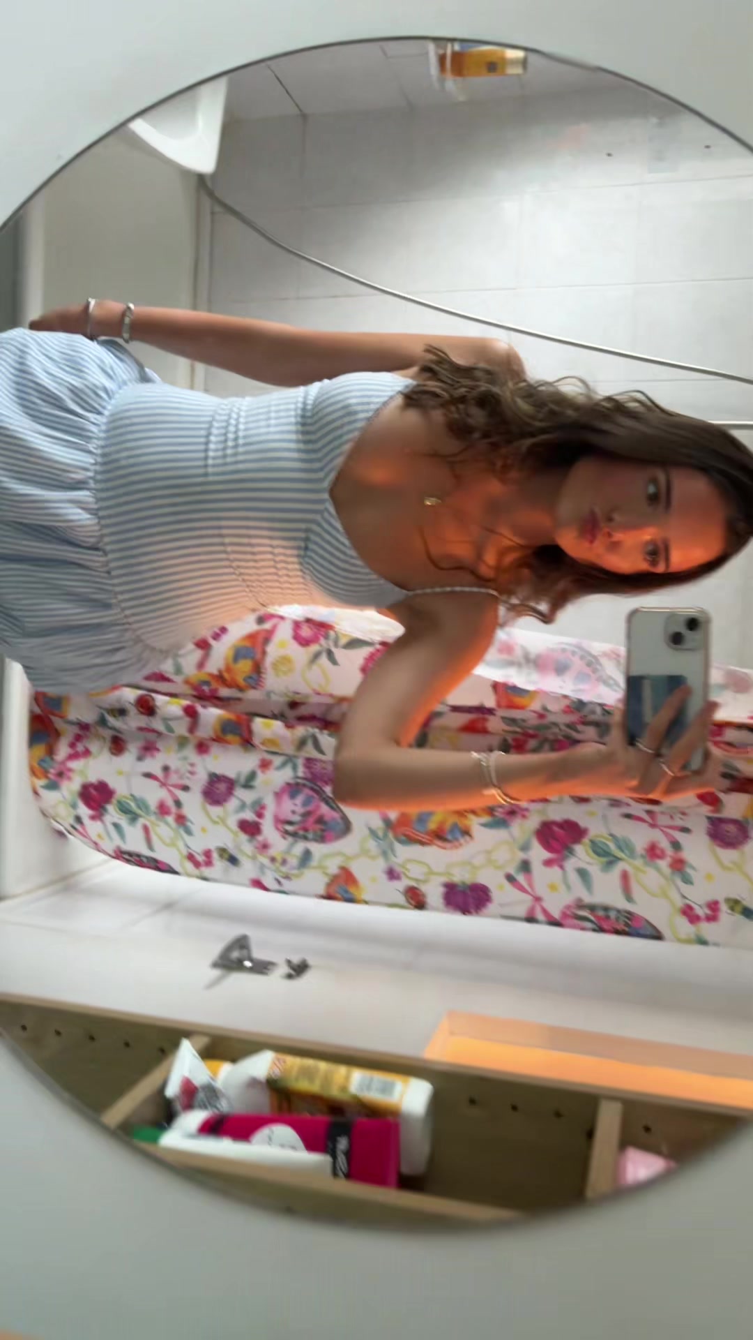 @taraheslin5