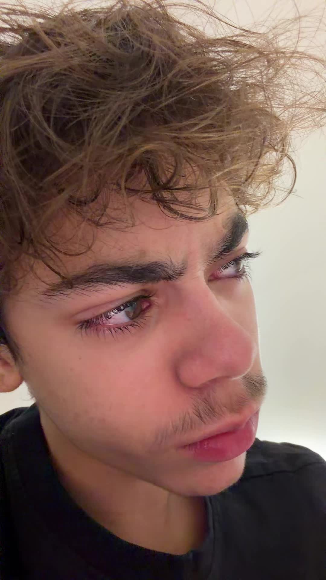 @iseezayy