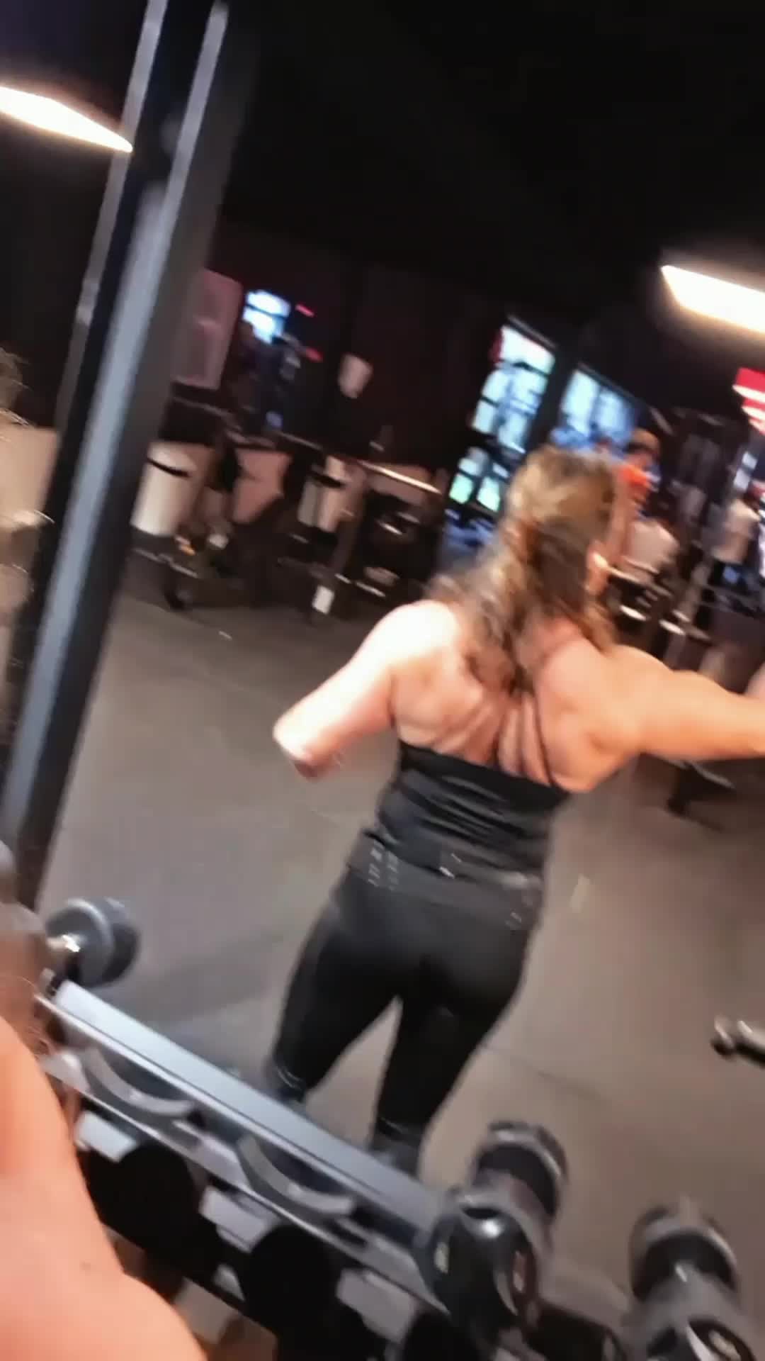 @🤛MuscleGrannyGeess 🤜