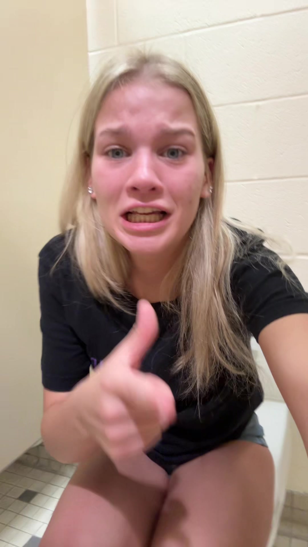 @comehelpabby