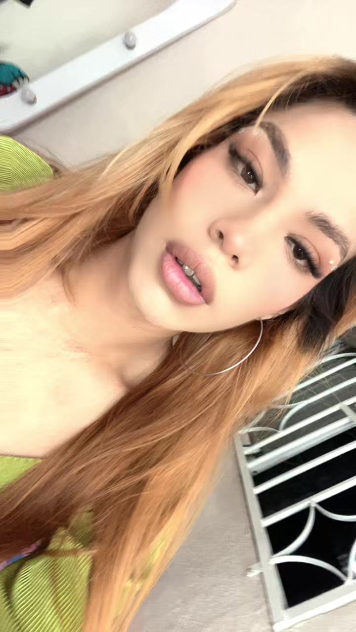 @Chloe zarate