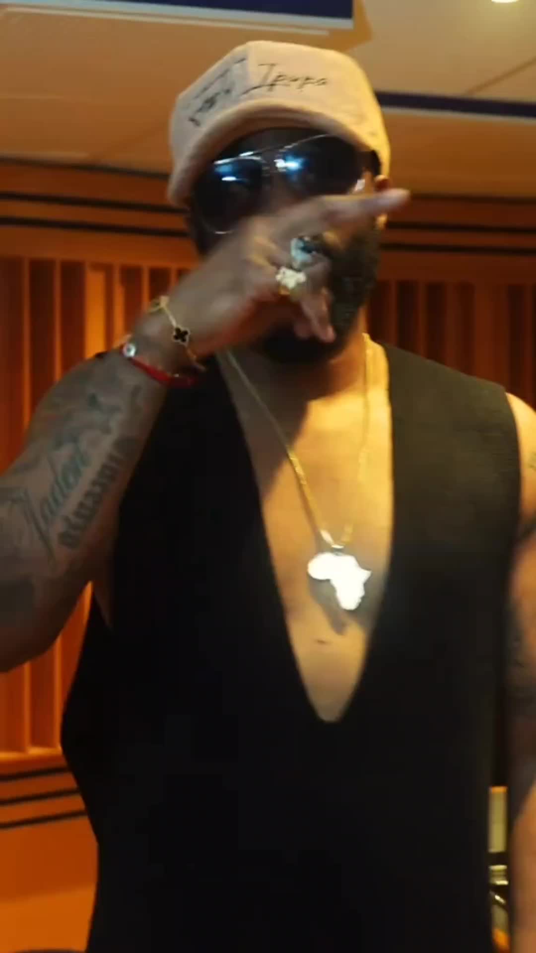 @Fally fans