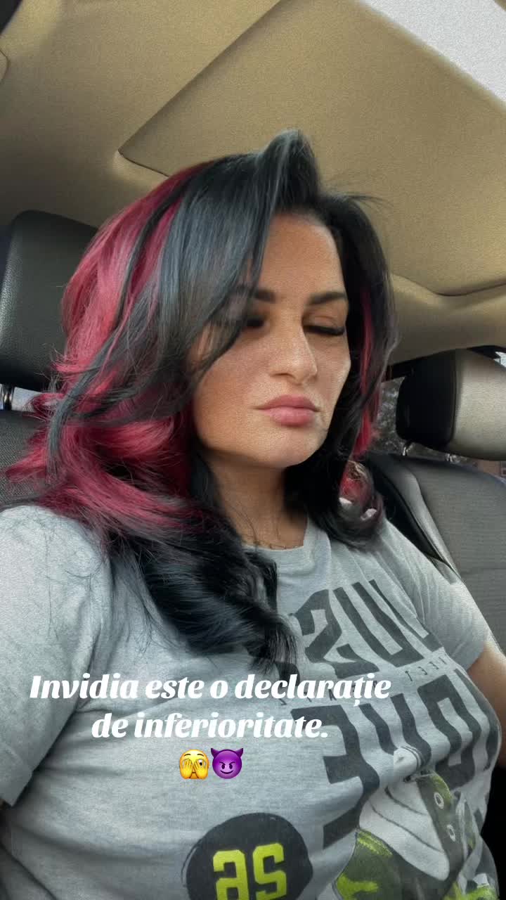 @Laura Mamară