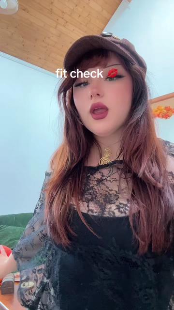 @holly