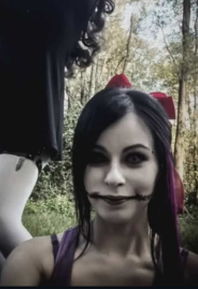 @⦻