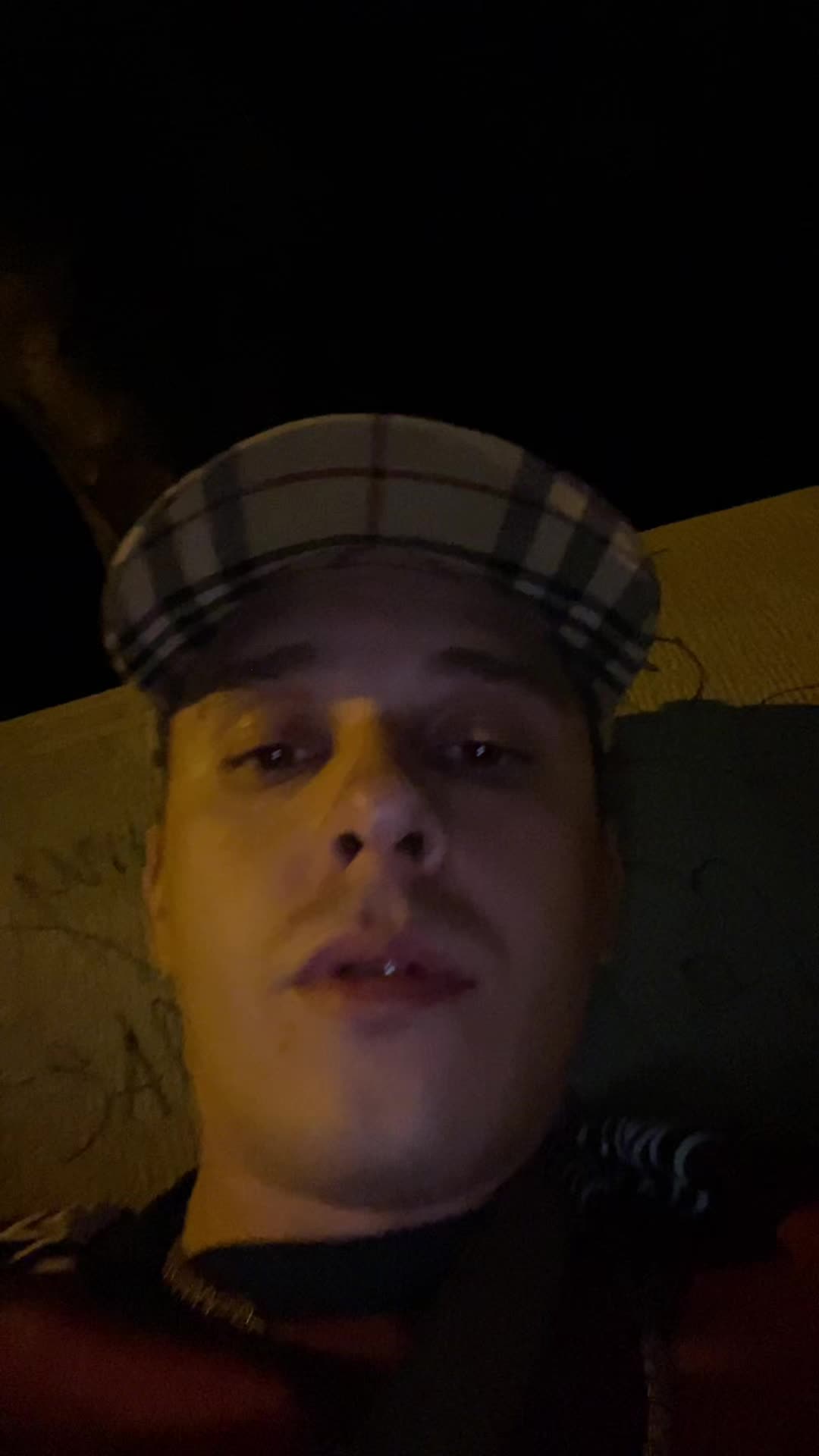 @vladik_detdomovec228