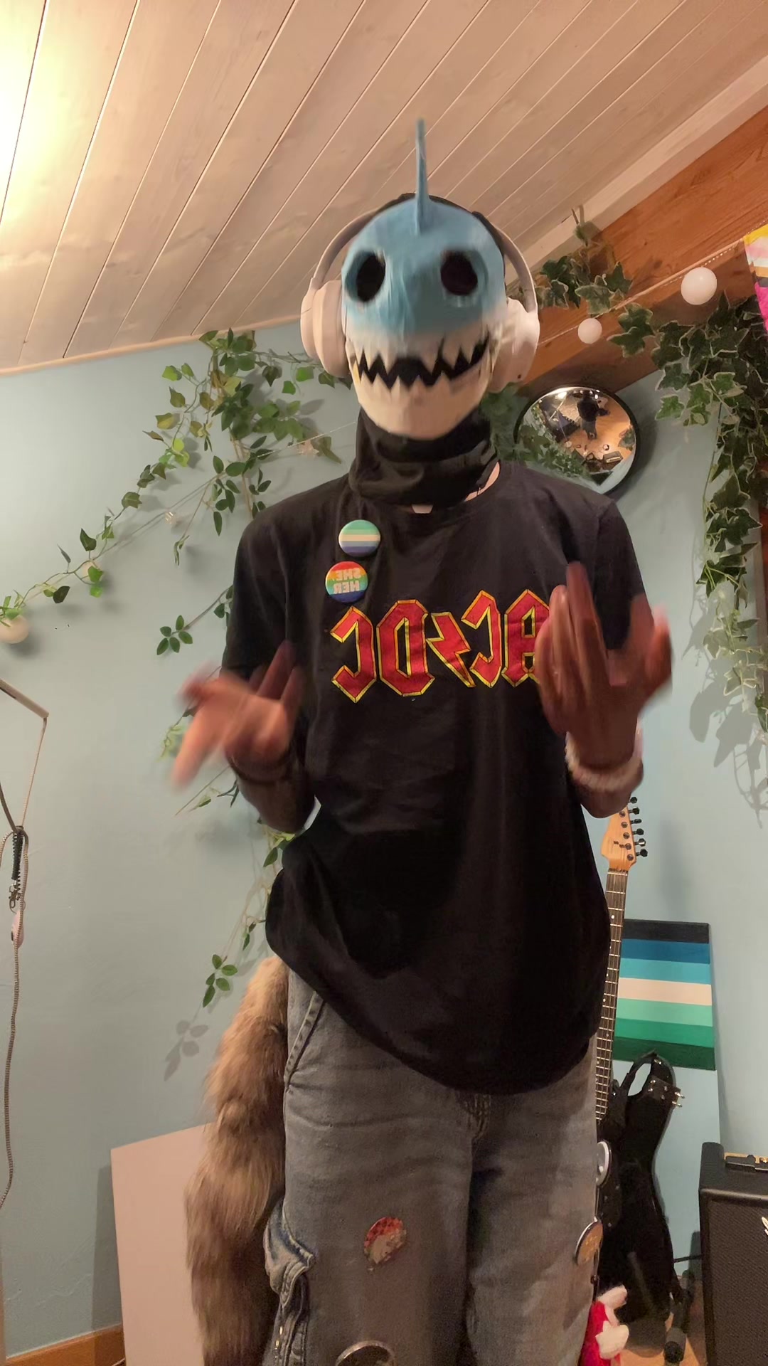 @Sharky_UwU9🇨🇭
