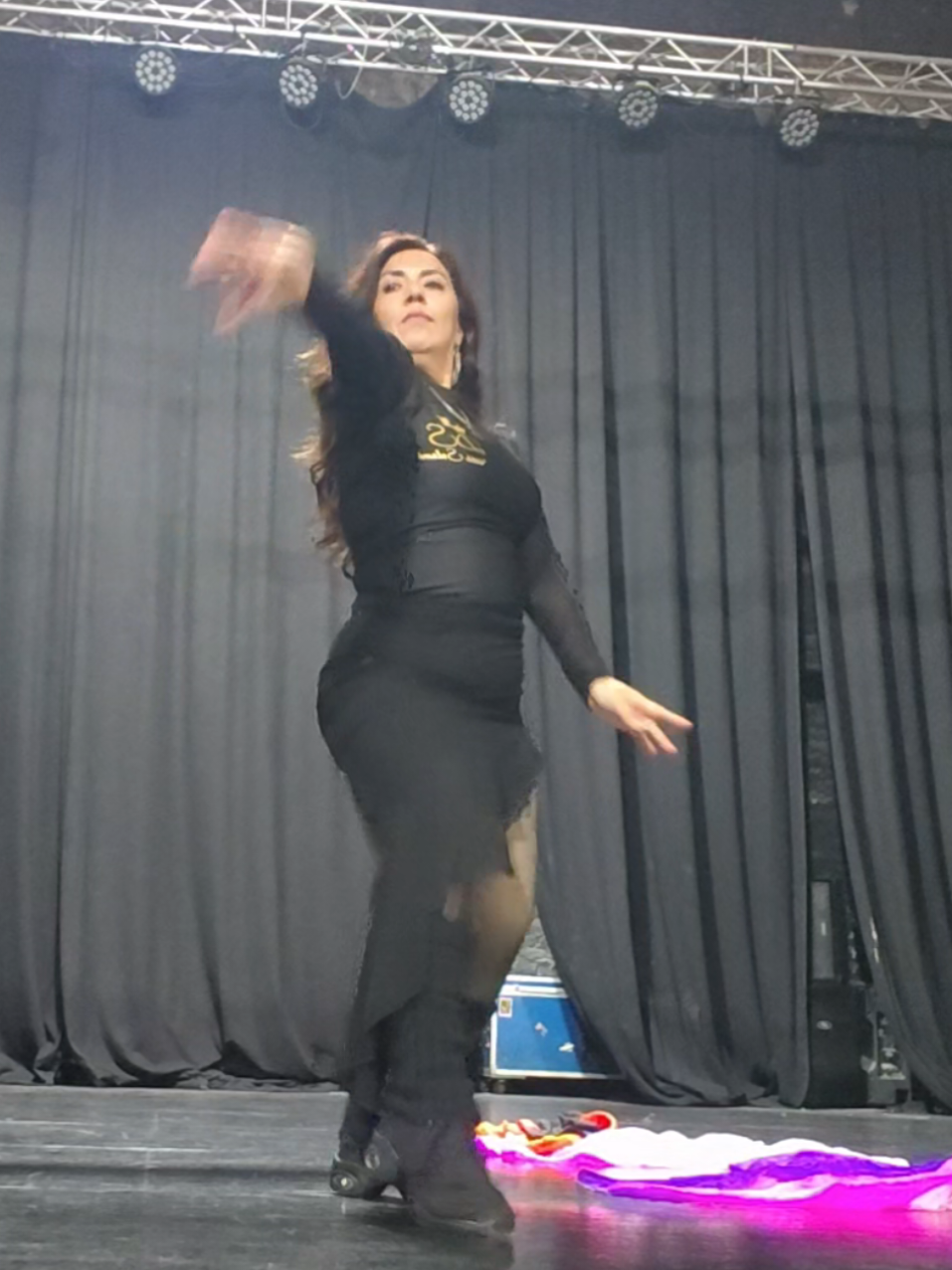 @Venus Johari / Danza &Aacute;rabe