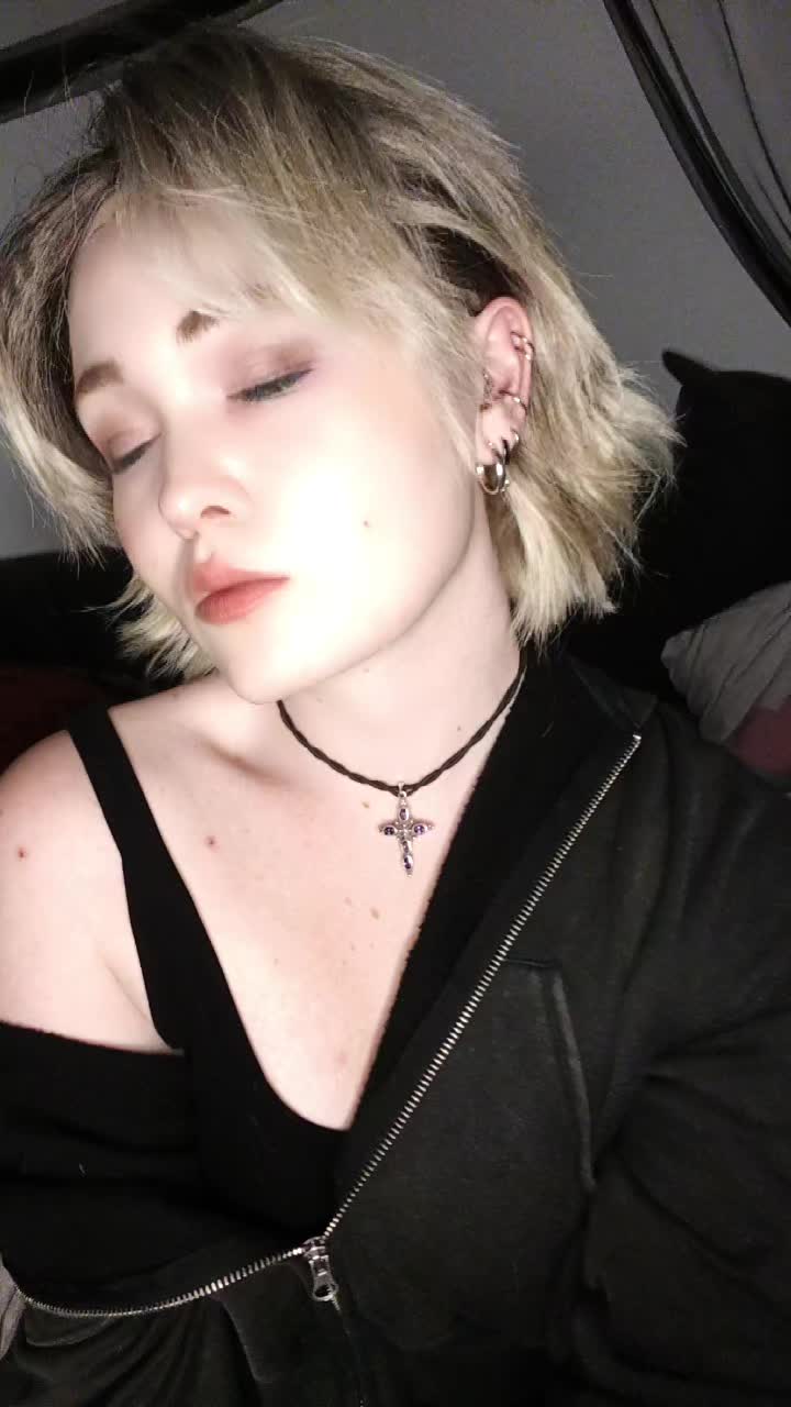 @𝓜𝓪𝓻𝓲𝓪  ⧗