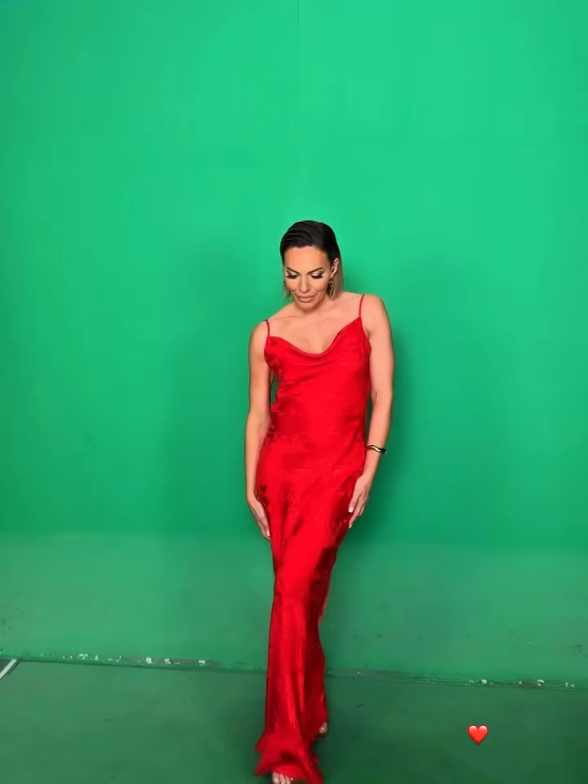 @imaleskou_fans