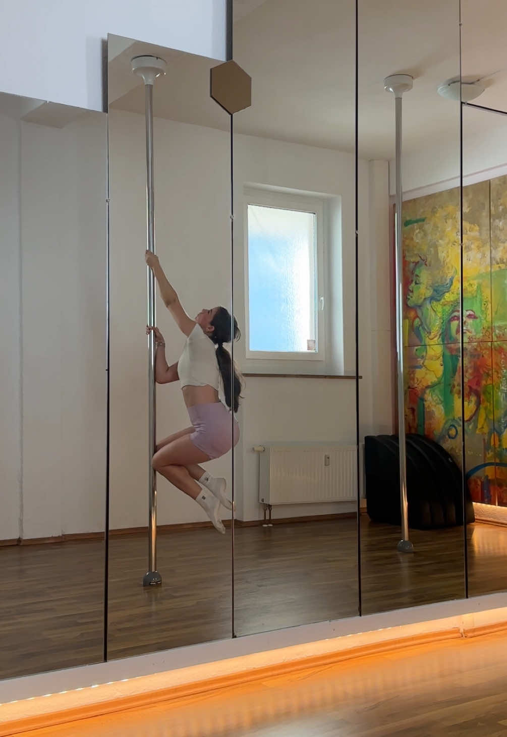 @julialuves_pole
