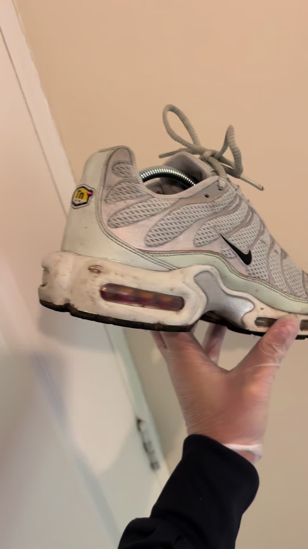 @Spottless__sneakers