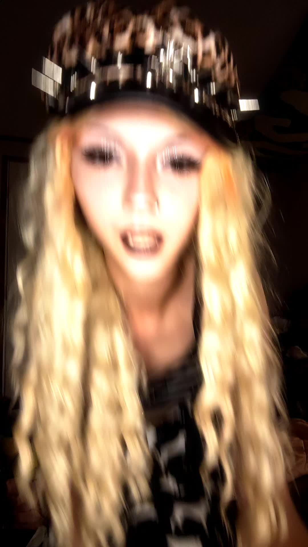 @★ r y a t t ★