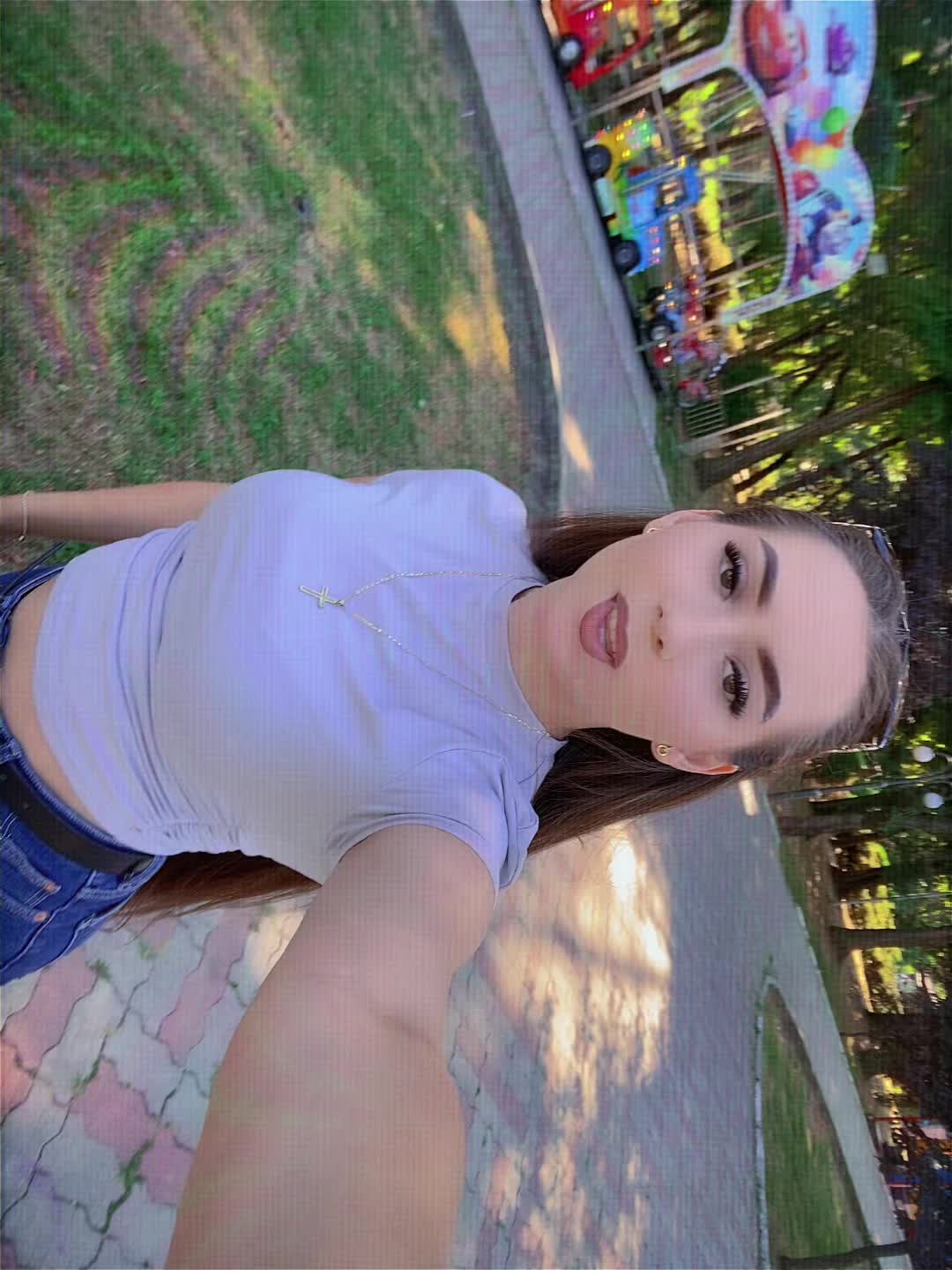 @ɛnd LARISA