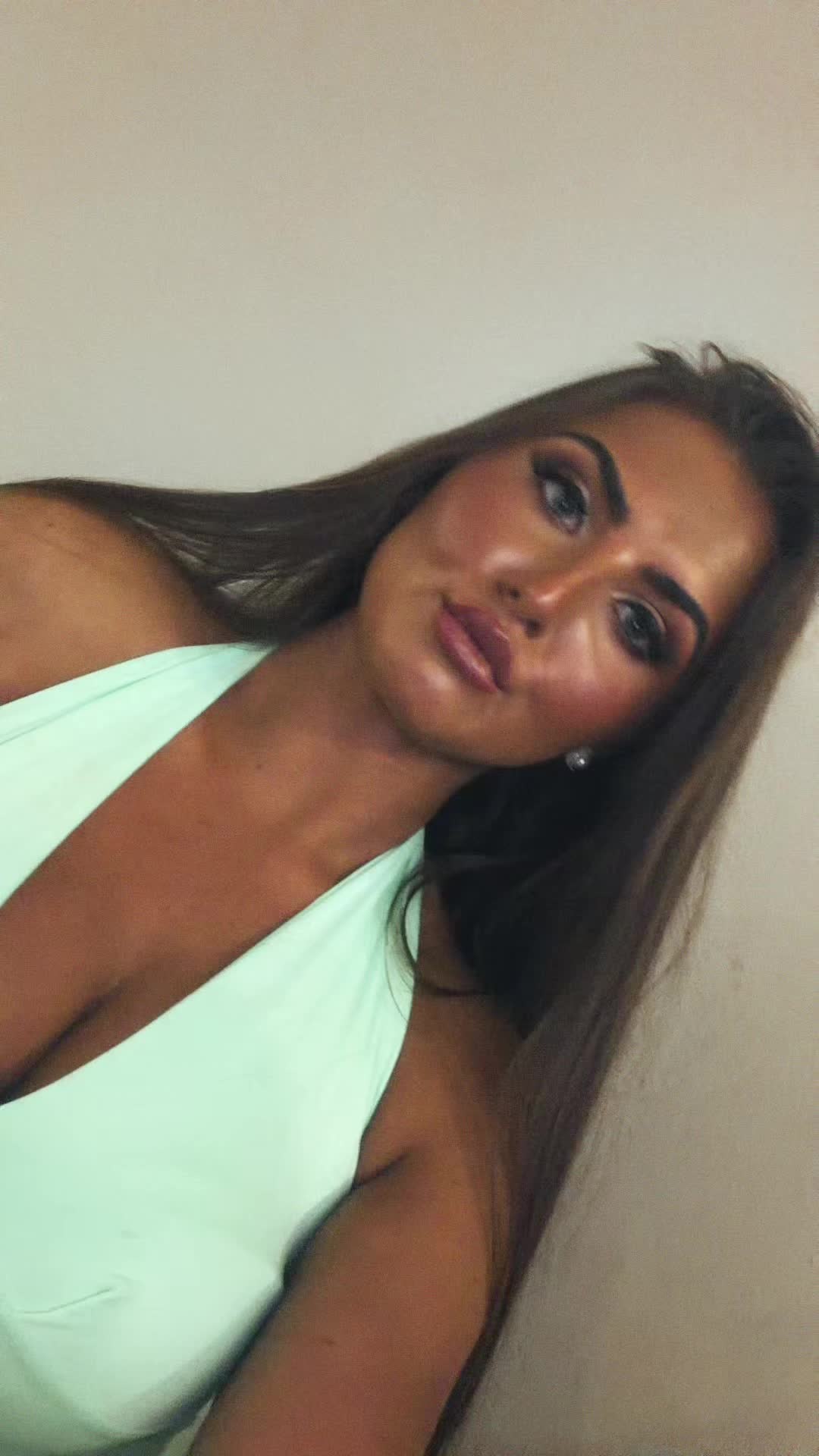 @caitlin02x
