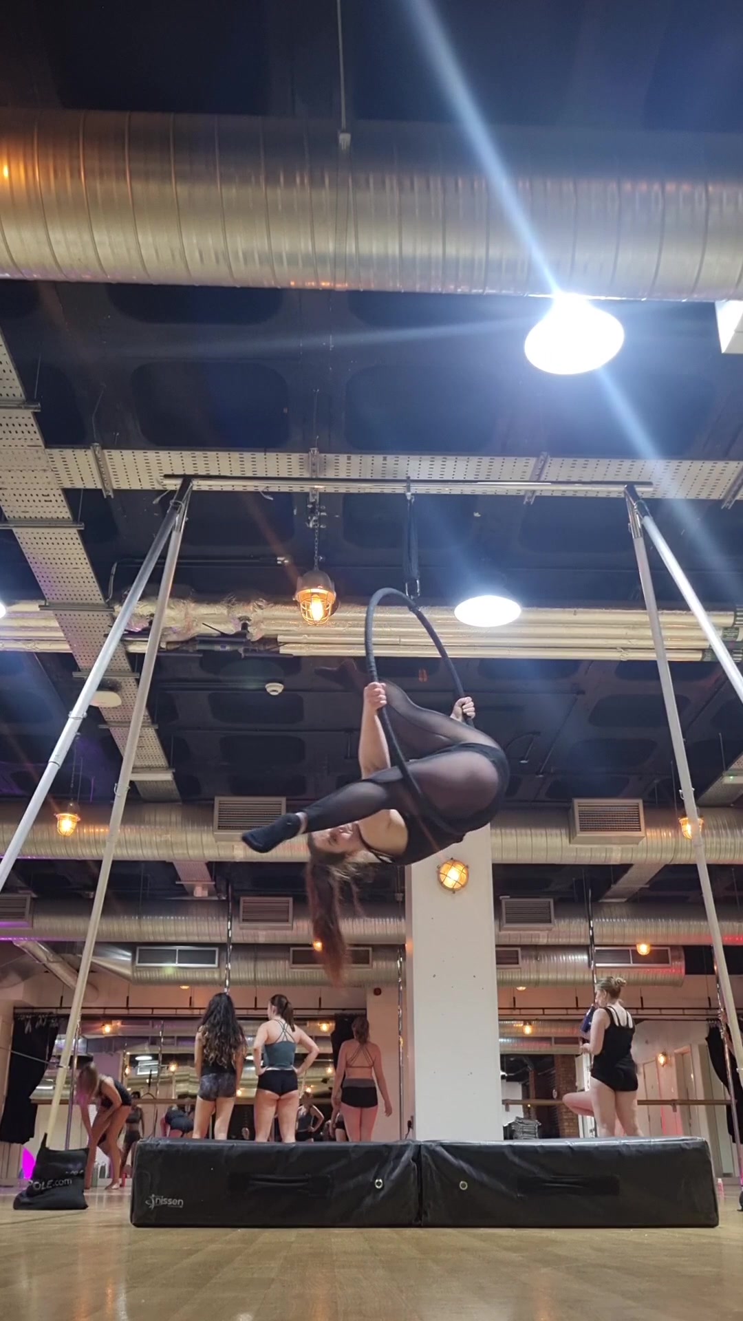 @Sarah_aerial_pole_fitness