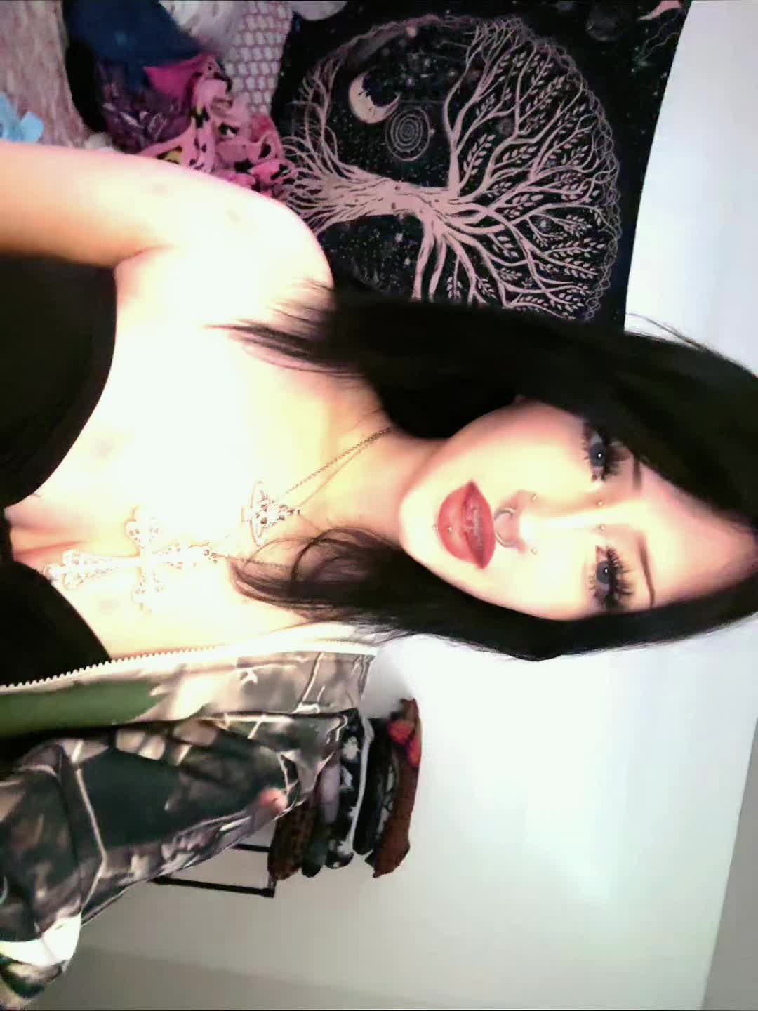 @𝔅𝔯𝔶𝔩𝔢𝔢.𖣂