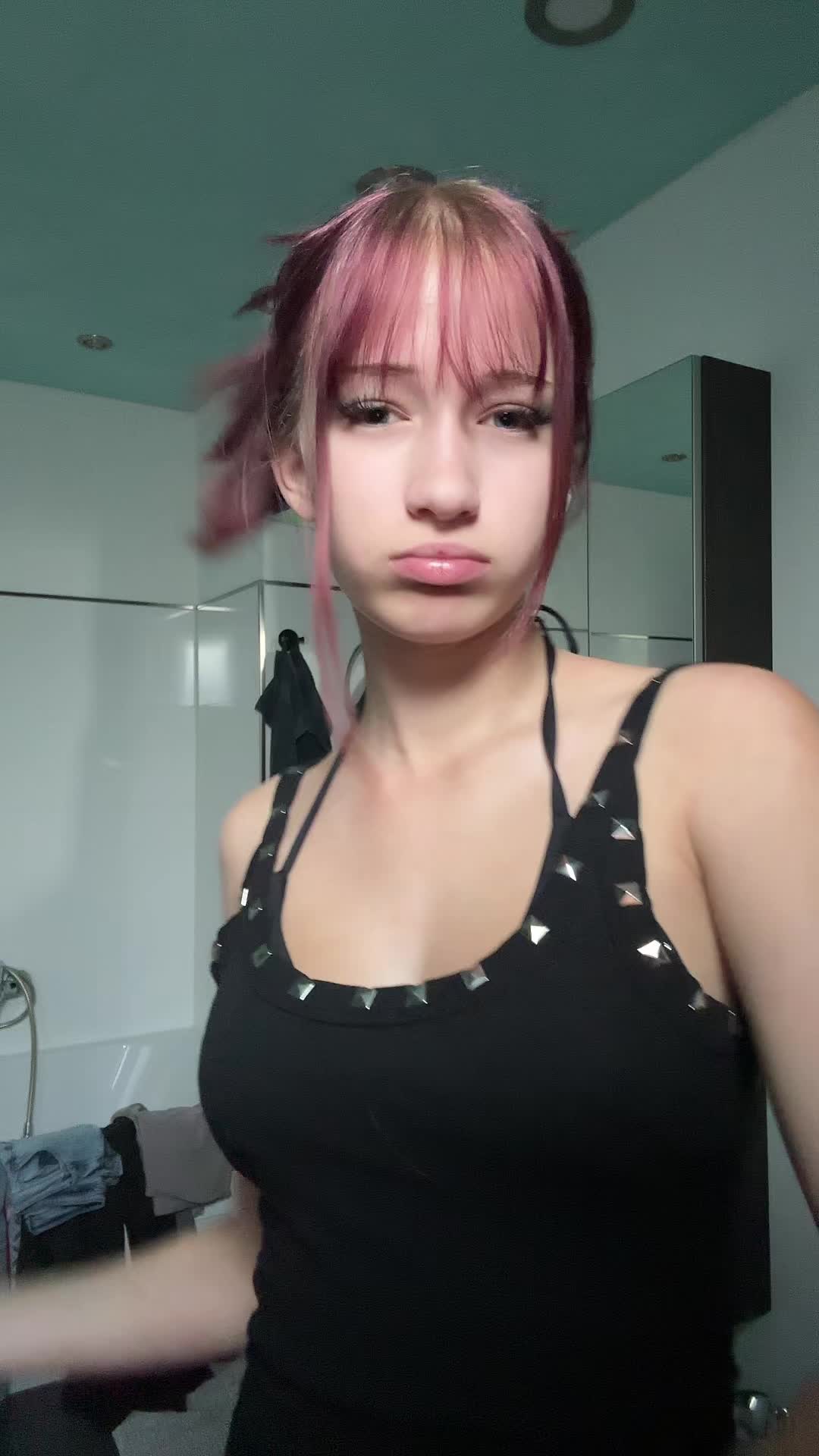 @Angelswag👾