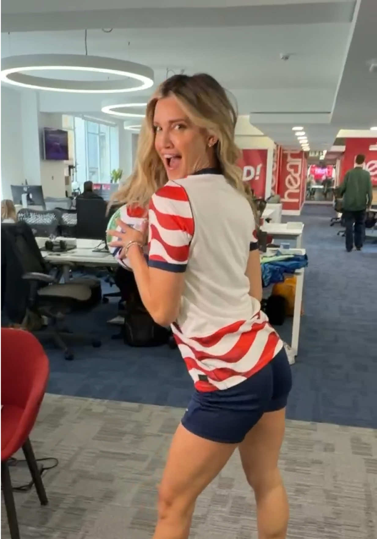 @Ashley Roberts