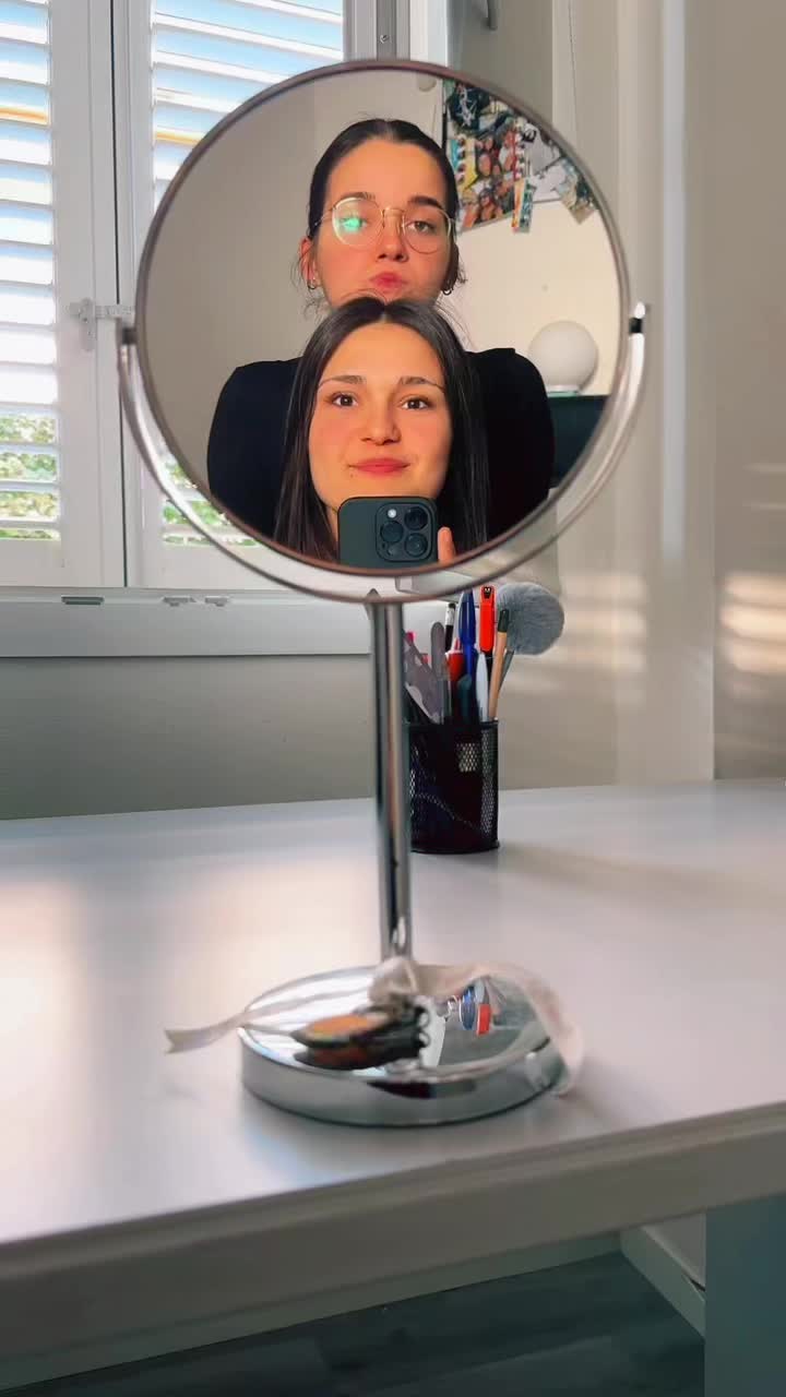 @eleシ