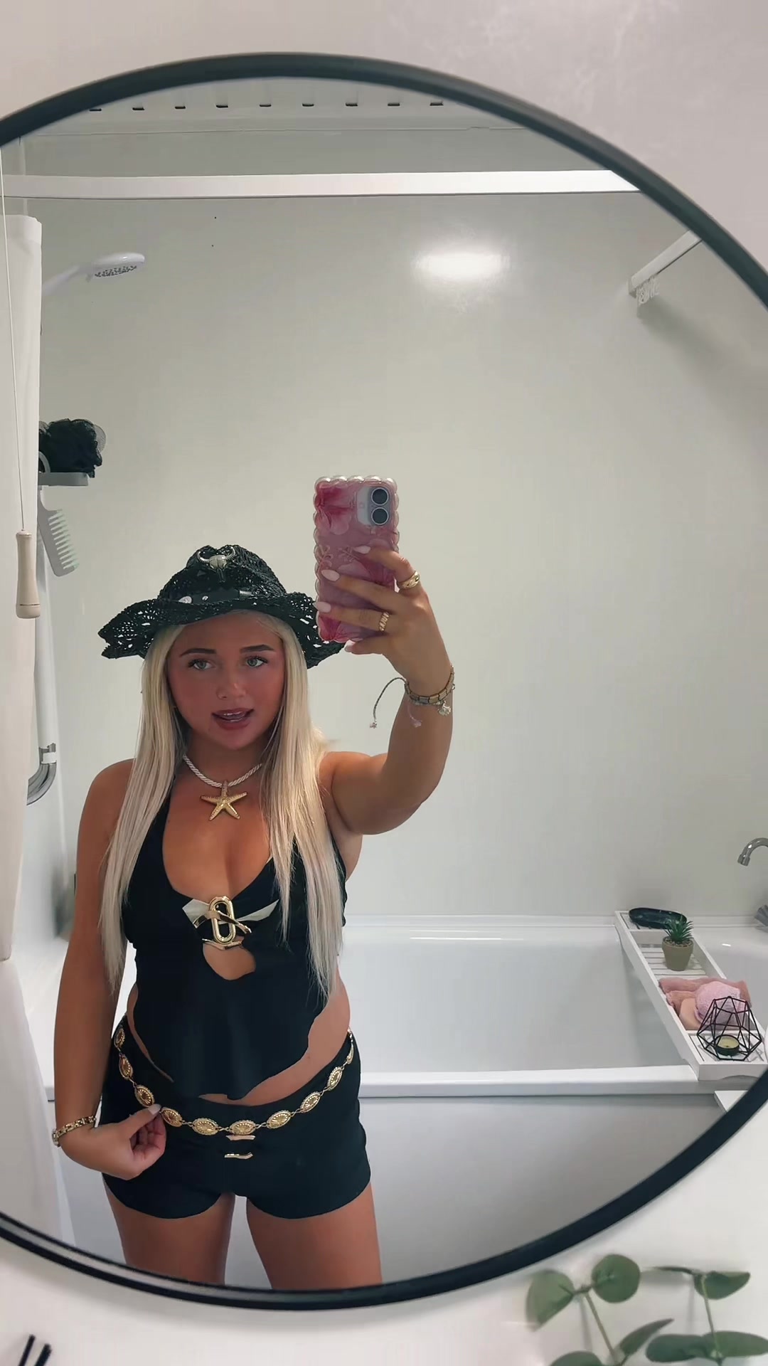 @sarahmilligan_