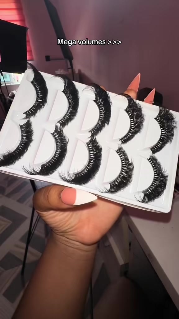 @ʙʟᴀɪʀᴀʀᴛɪsᴛʀʏ ✧ ʟᴀsʜ ʙʀᴀɴᴅ