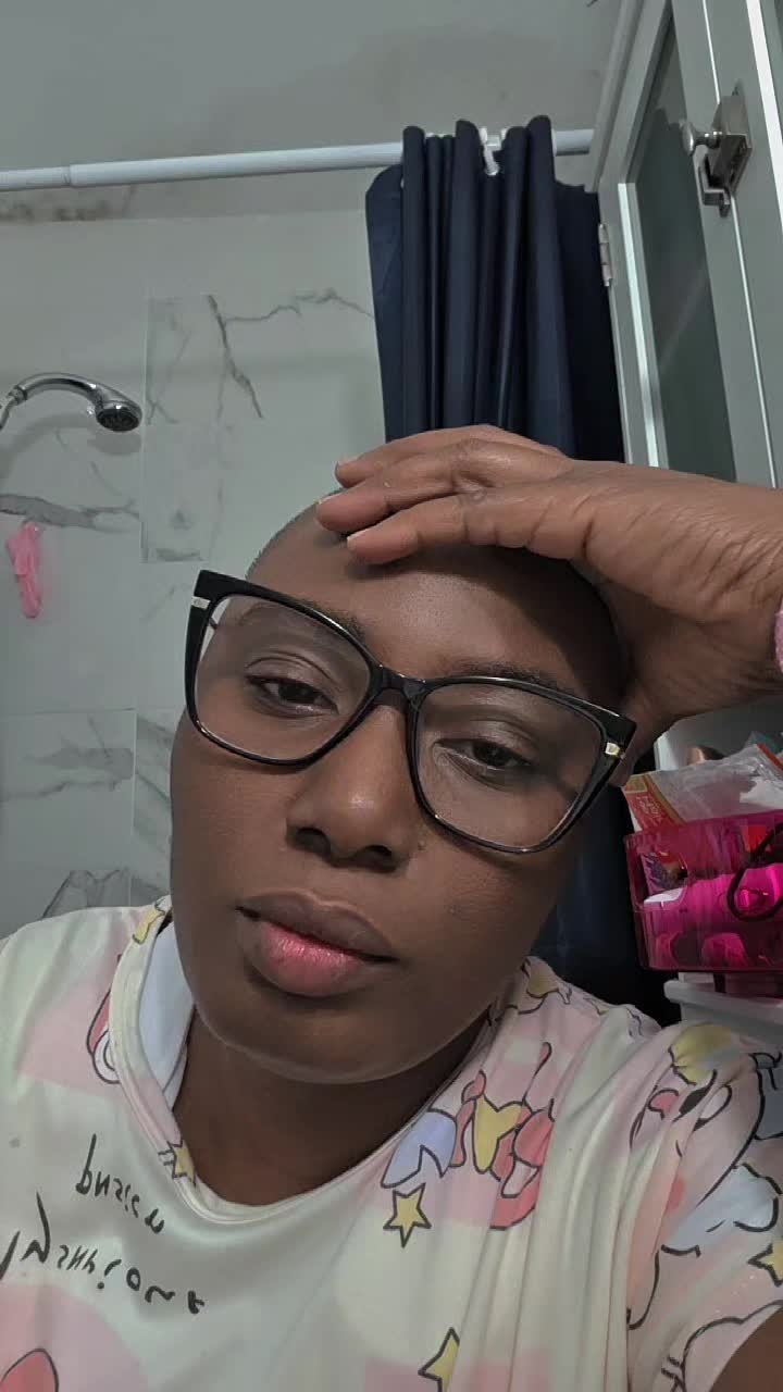 @lareinesoleil2🎗