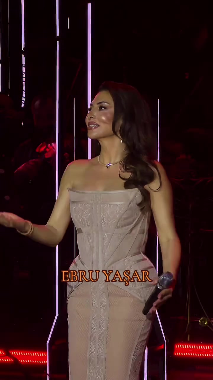 @Ebru Yaşar