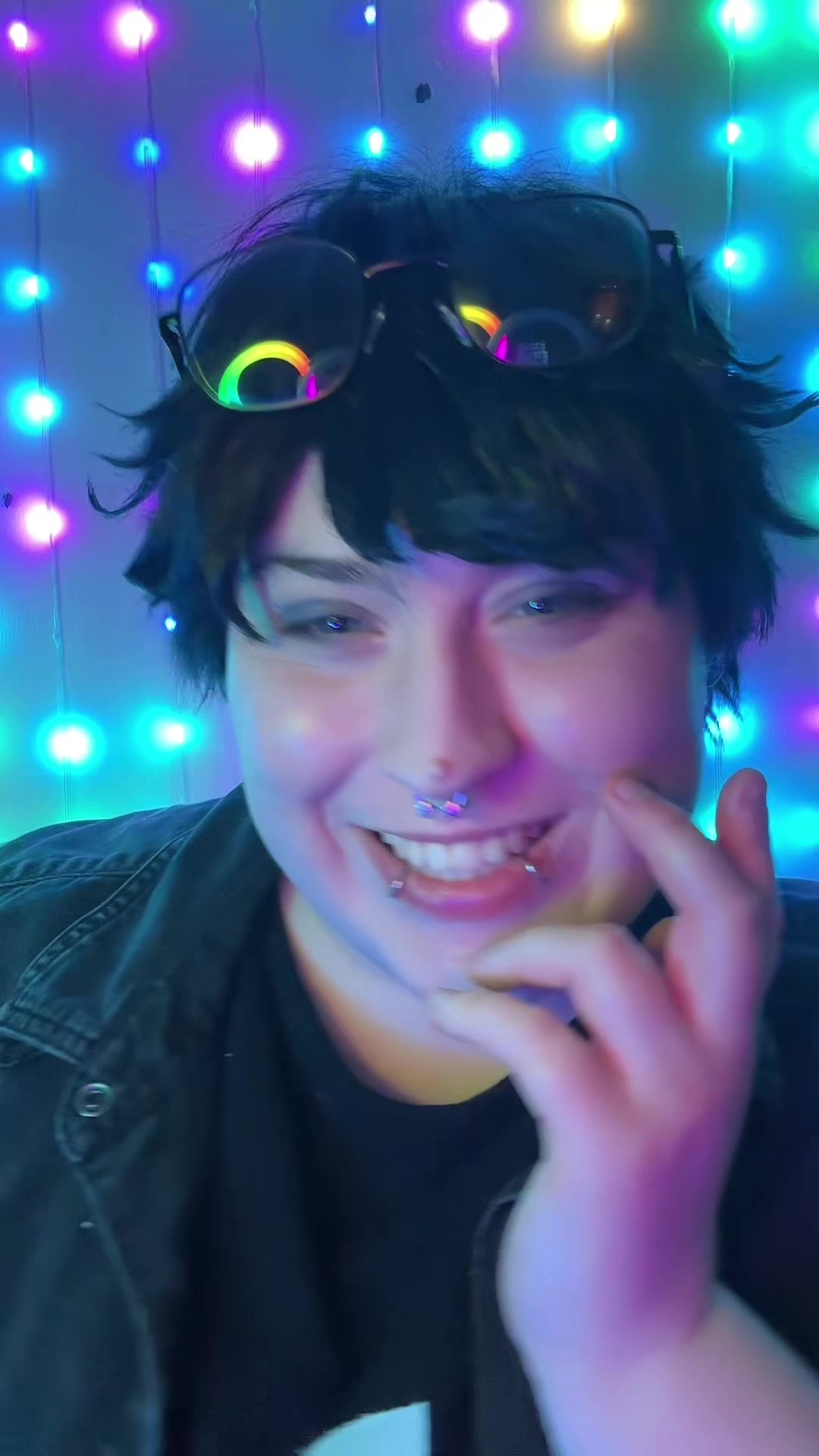 @✭