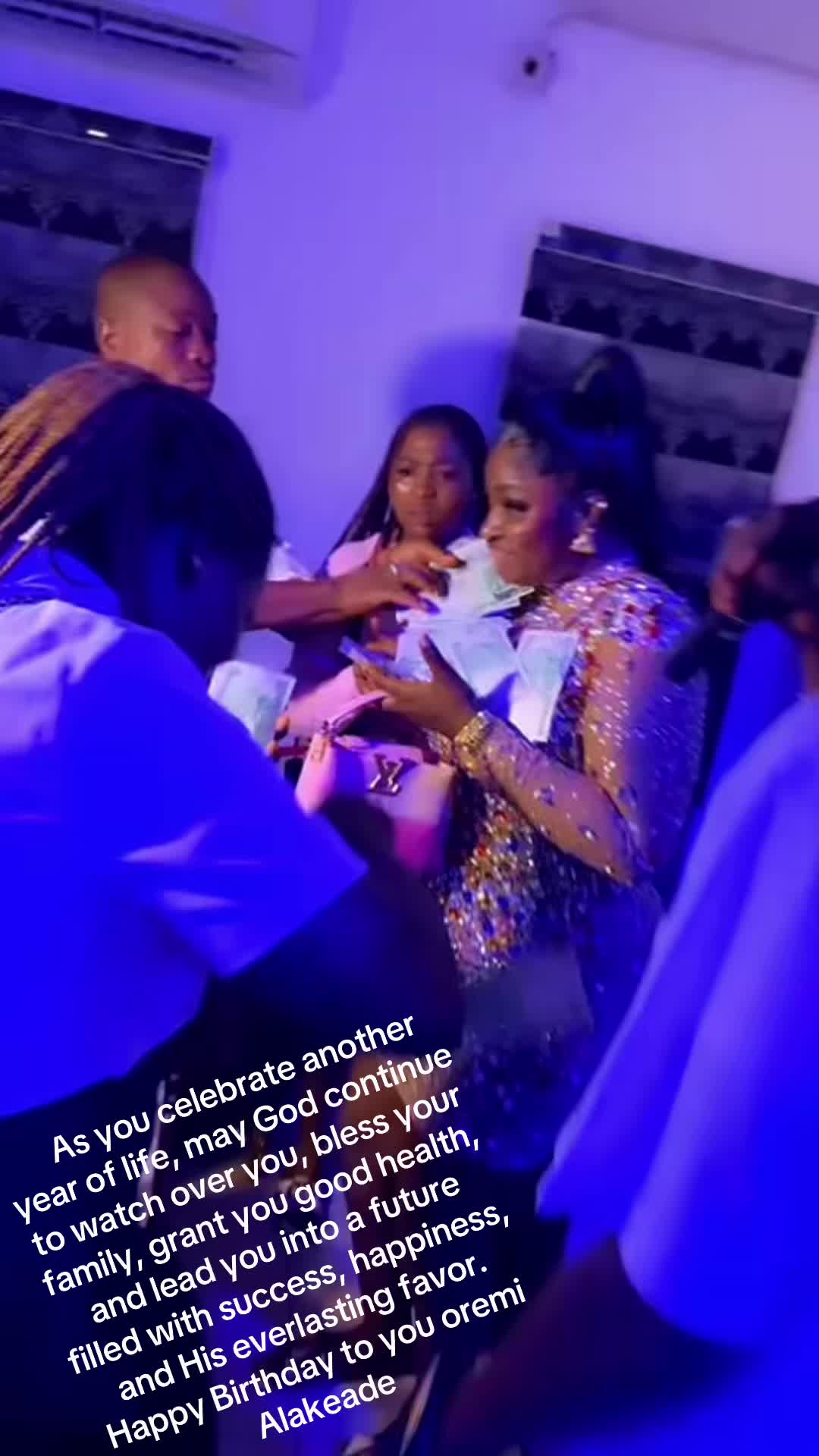 @Queenajokeayaolami