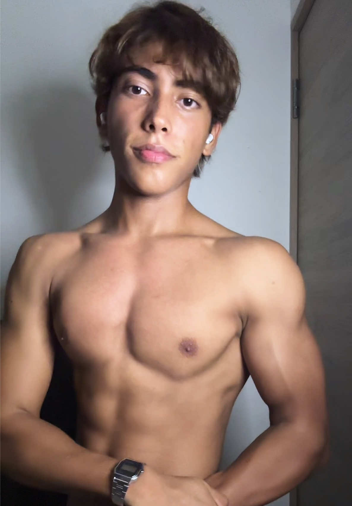 @Aar&oacute;n Acosta