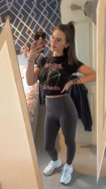 @Sam 🖤