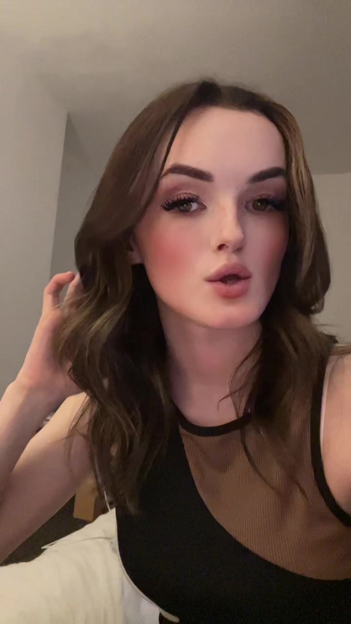 @Caitlin💋