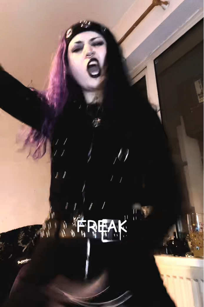 @mothmxnchr