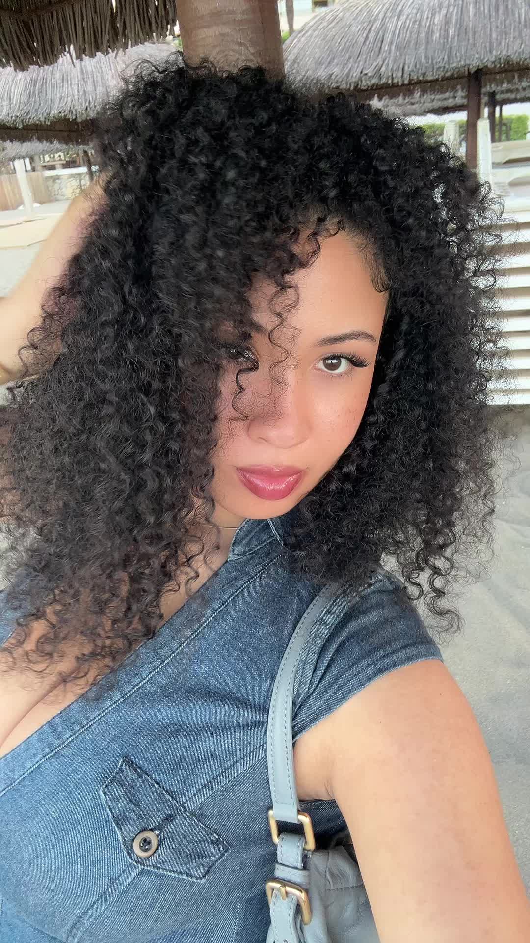 @DanielleRamona