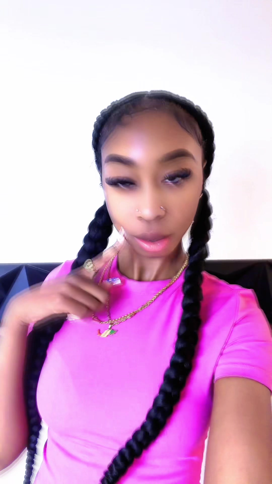 @shesoootrini