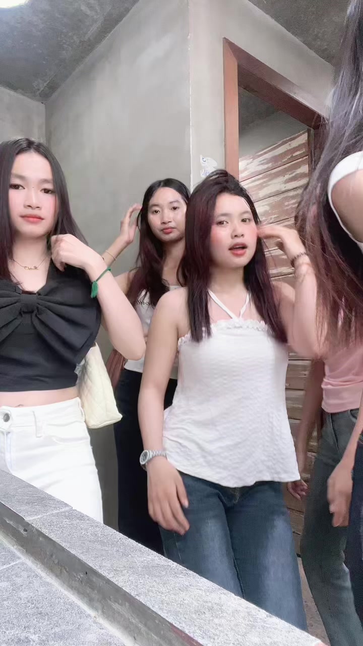 @ស្រីឌីចាយលុយមិនចេះគិត