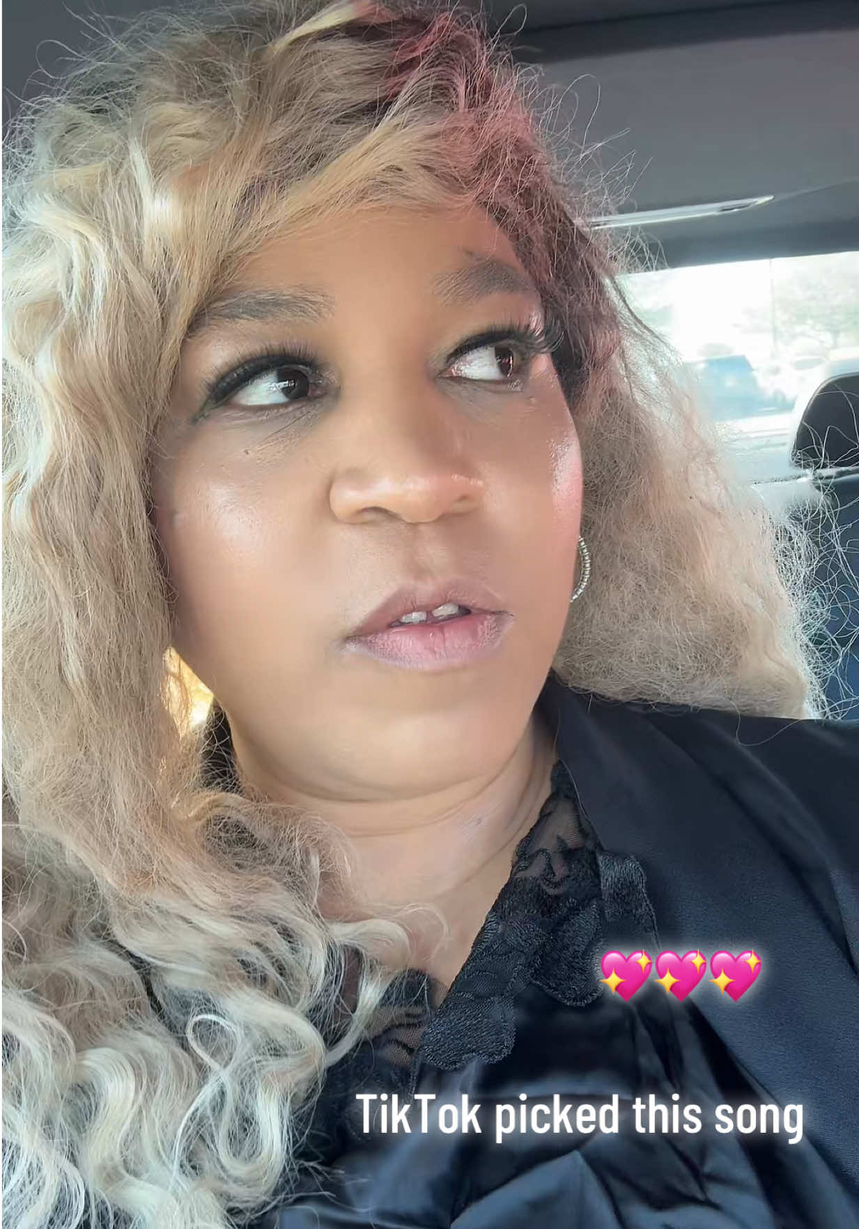 @SixxAnjanette