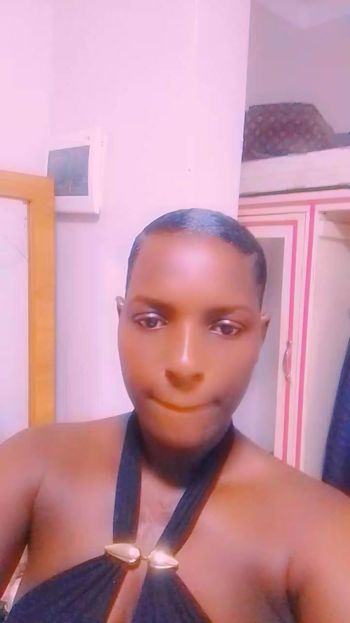 @shatrah last born 🇷🇼🇷🇼