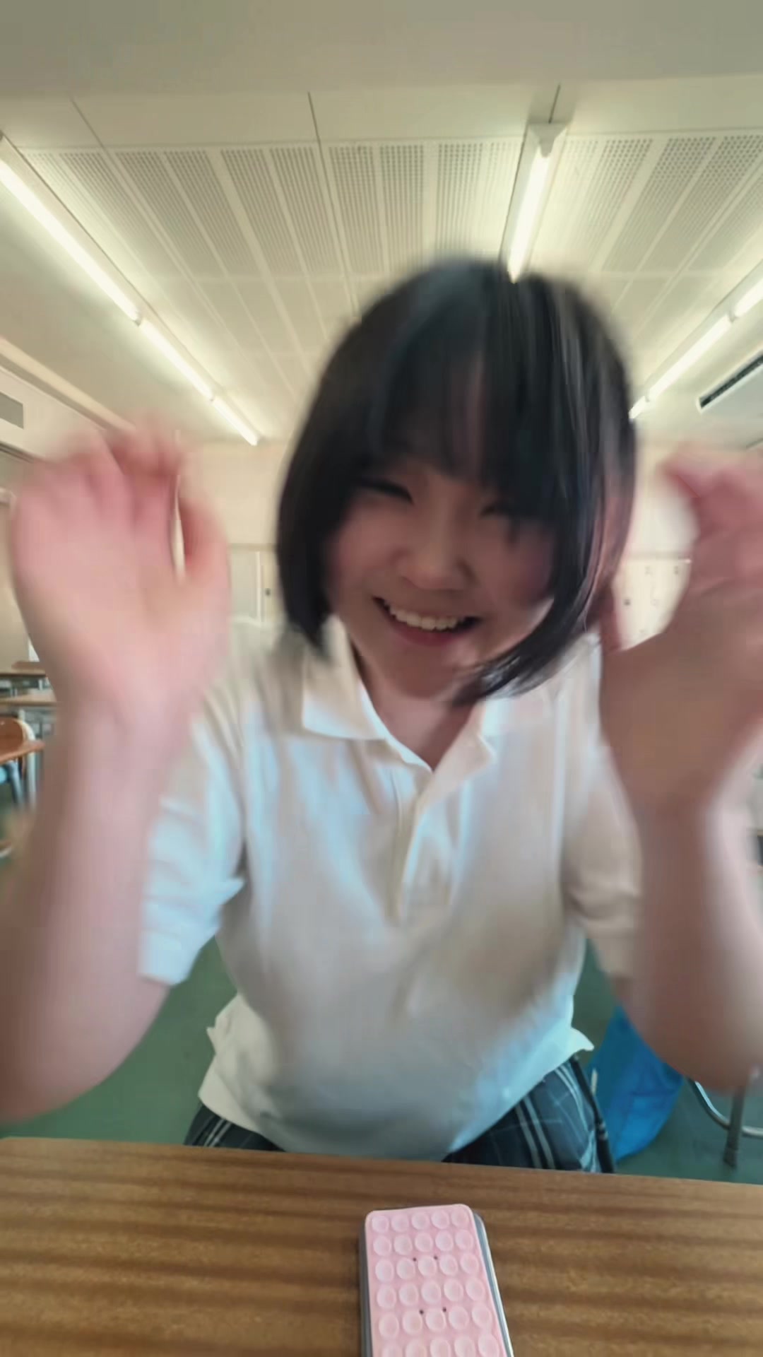 @哀