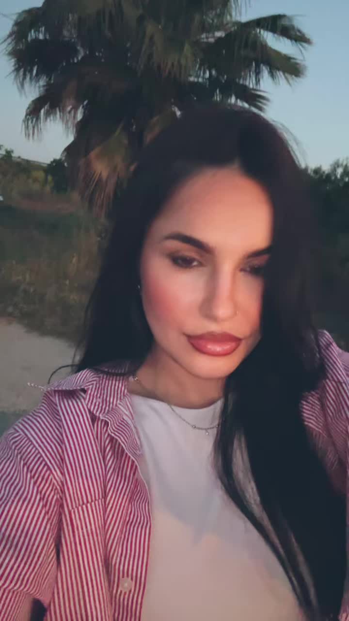 @𝑨𝑵𝑵𝑨 𝑴𝑨𝑵𝑬𝑳𝑳𝑰