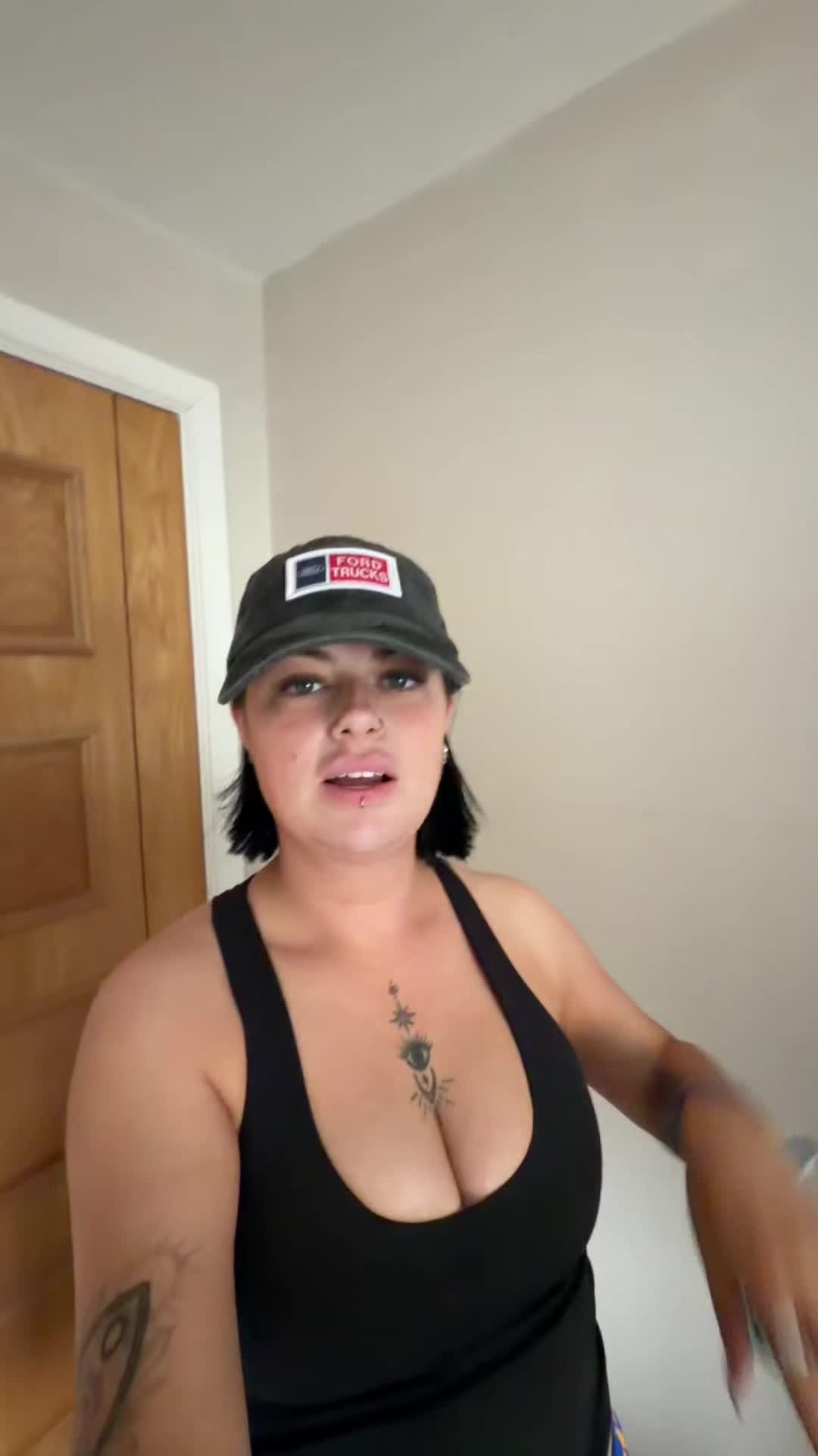 @robynmcmanus_