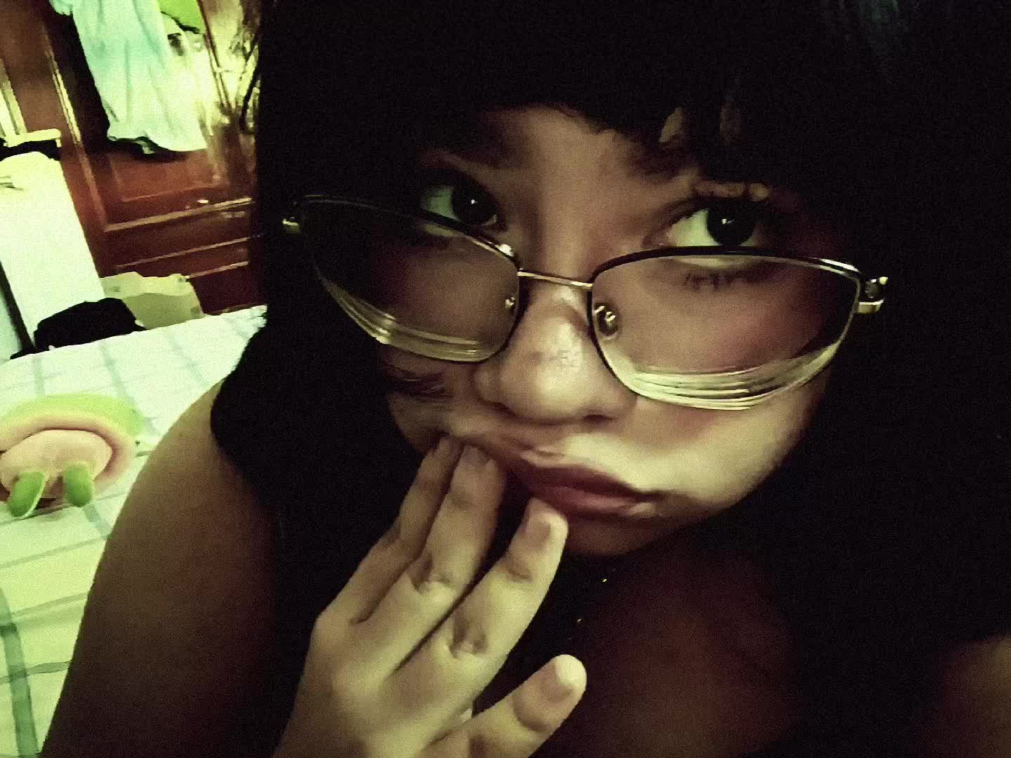 @leonela<3