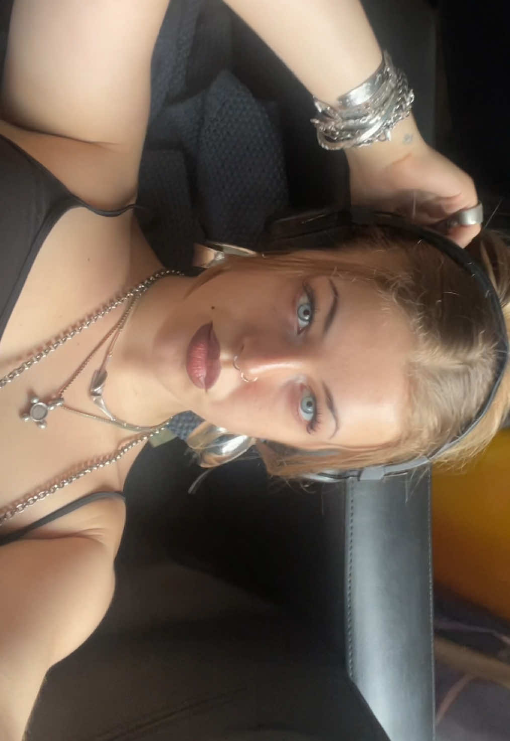 @.Bez.