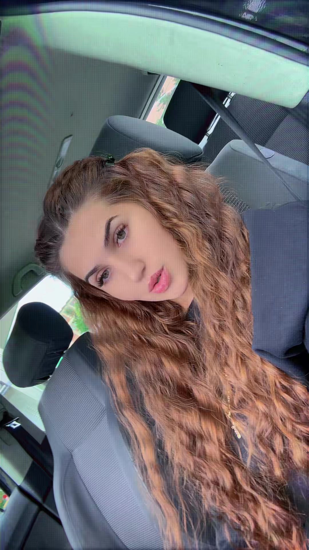 @Vali 🖤🐼