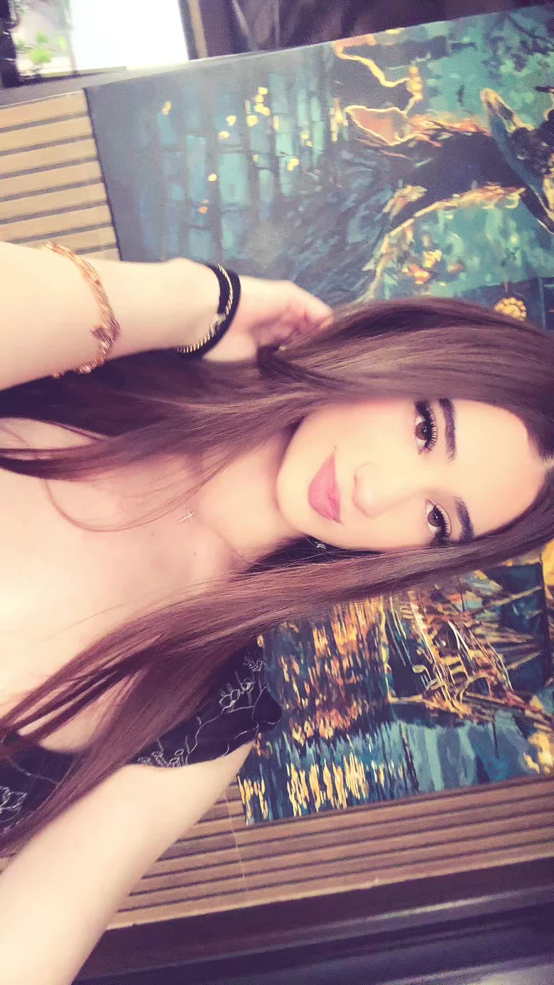 @Ianira