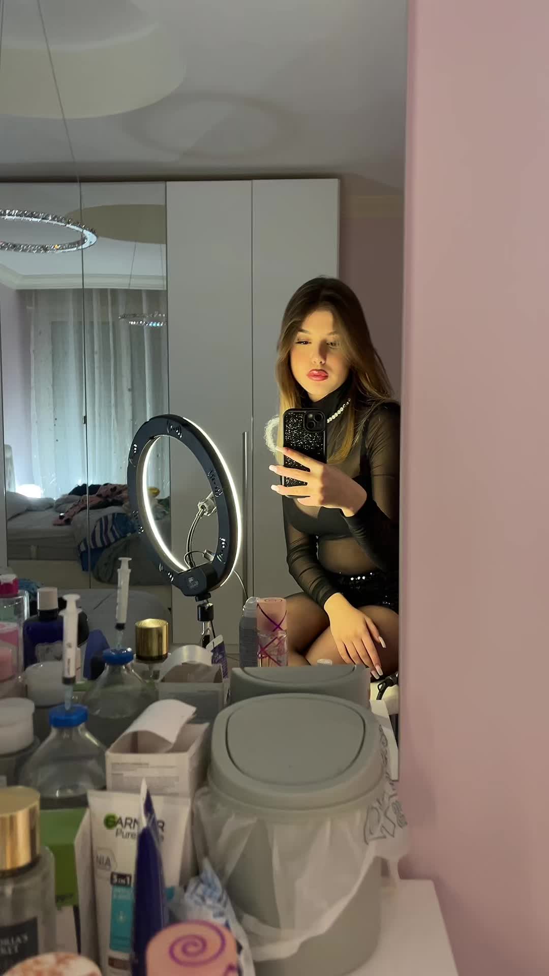 @𝟷𝟿