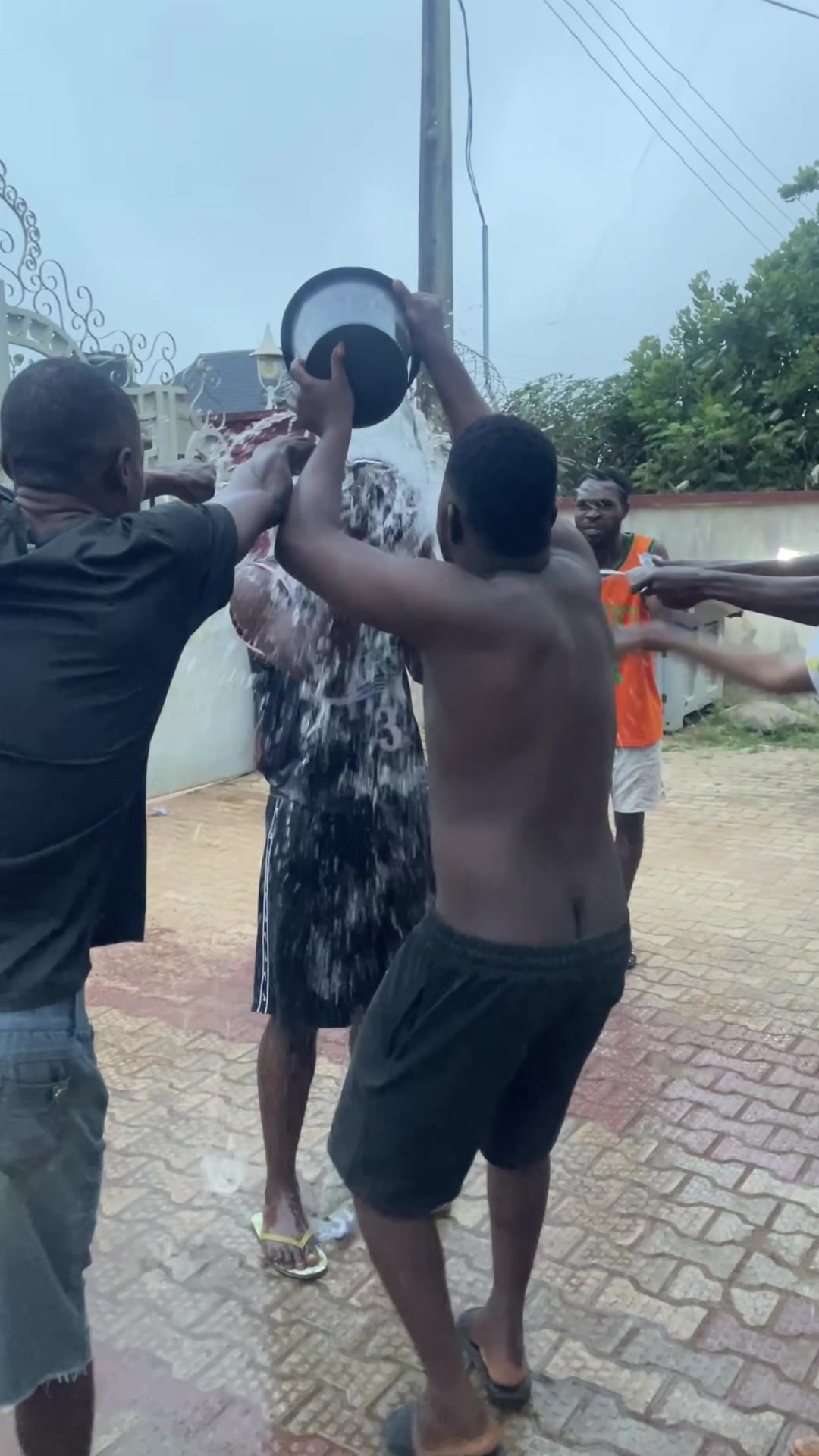 @OLAMILEKAN👑👑🤴🤴