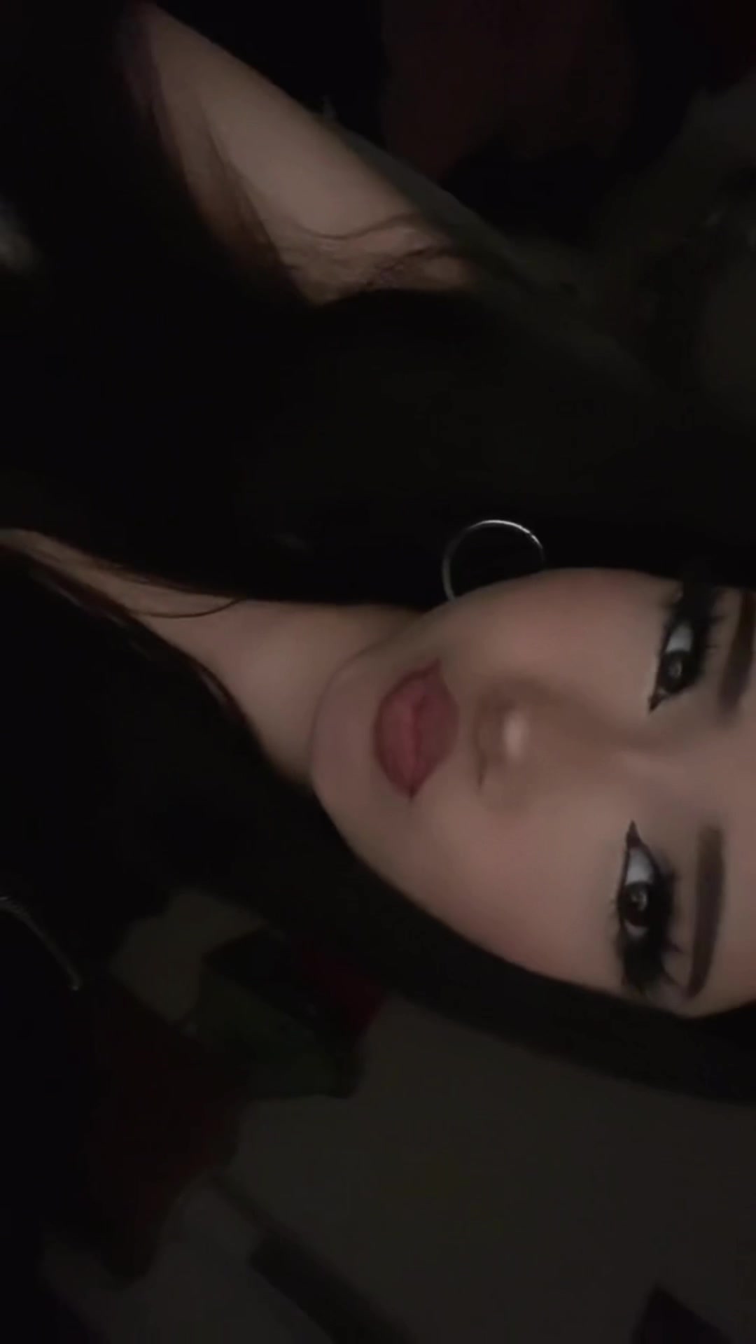 @??